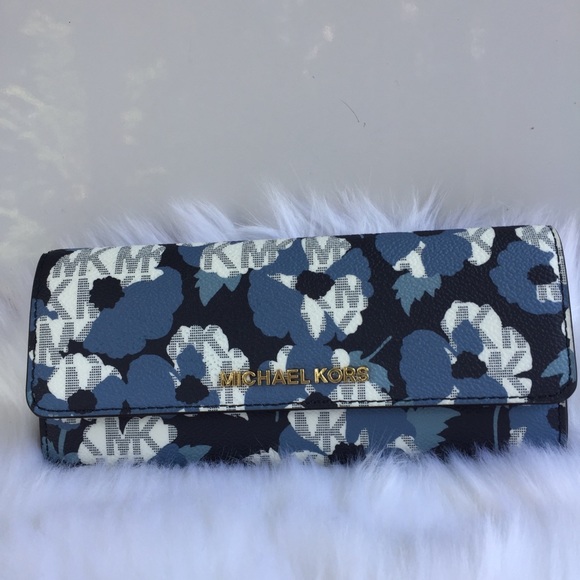Michael Kors Jet set travel navy floral wallet - Picture 2 of 8